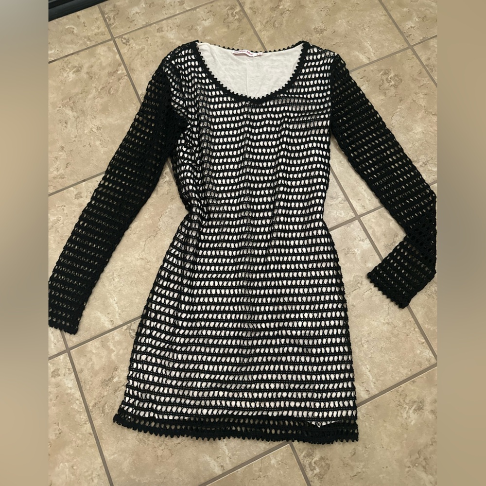CROCHET KNIT LONG SLEEVE MINI DRESS
